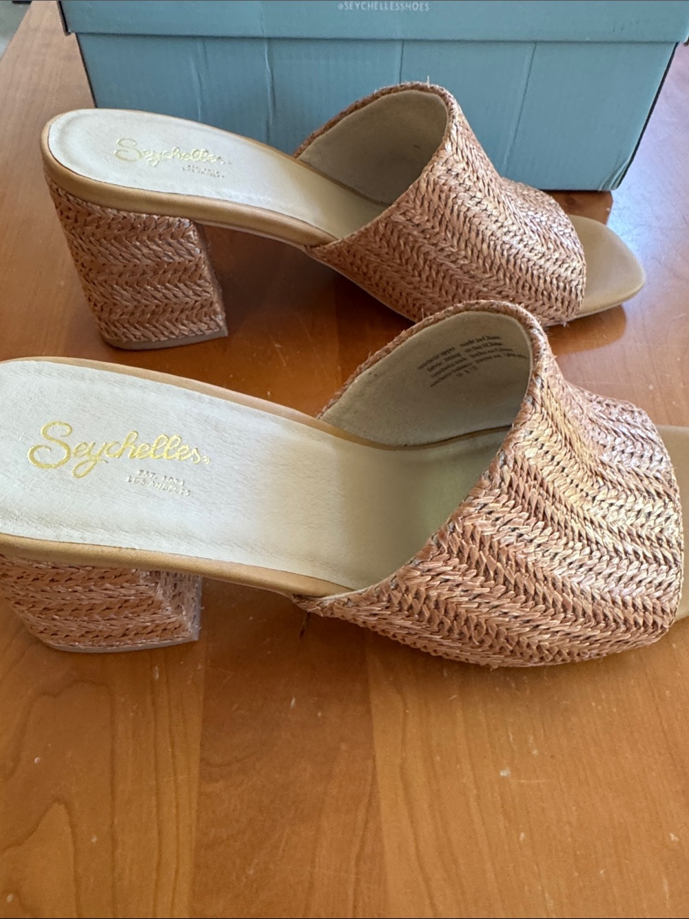 Seychelles Adapt Tan Raffia Slides - Picture 3 of 7